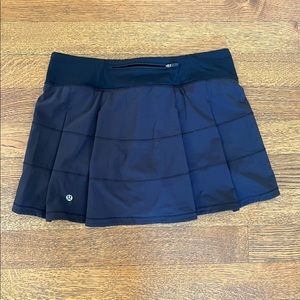 Lulu lemon tennis skirt, worn once. Too big for me.